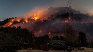 As winds lighten, firefighters push to contain Los Angeles wildfires: live updates – CNN