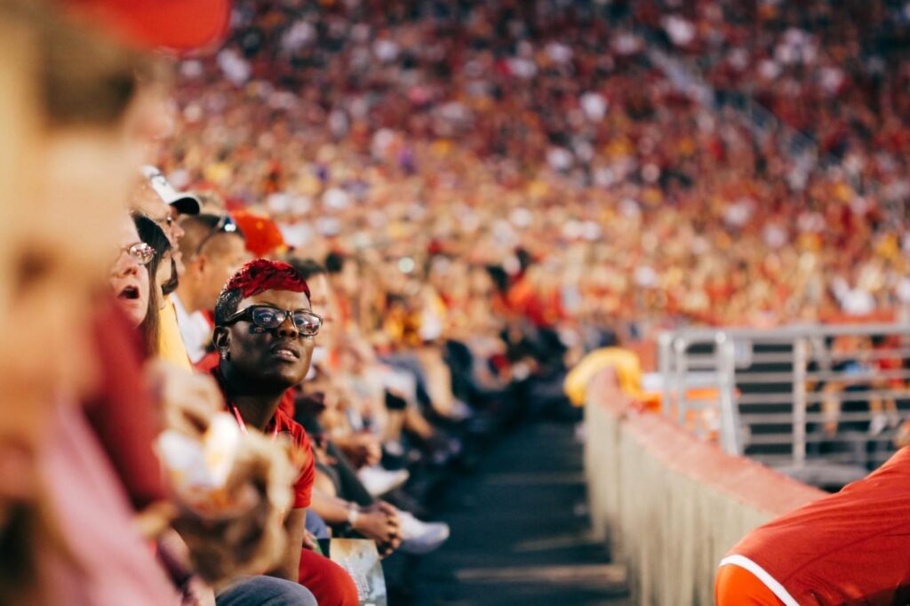 Video of football fans misleadingly linked to Los Angeles demonstrations – Yahoo Sports