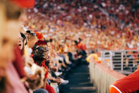 Video of football fans misleadingly linked to Los Angeles demonstrations – Yahoo Sports