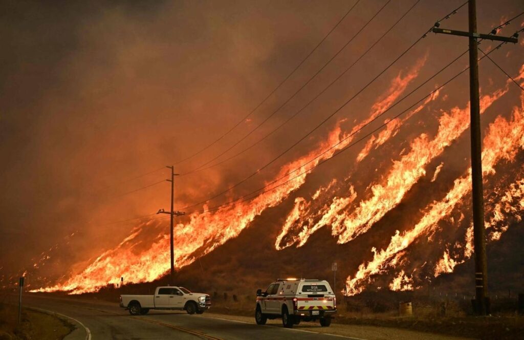New rapidly growing wildfire breaks out north of Los Angeles – Al Jazeera