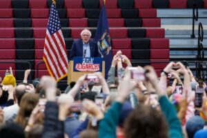 At packed L.A. rally, Bernie Sanders says U.S. facing ‘extraordinary danger’ – Los Angeles Times