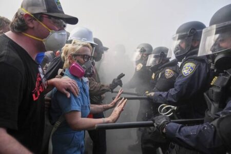 700 Marines heading to LA for riot assistance; Newsom calls move ‘deranged fantasy’ of Trump – USA Today