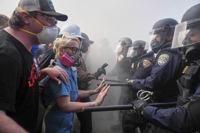 700 Marines heading to LA for riot assistance; Newsom calls move ‘deranged fantasy’ of Trump – USA Today