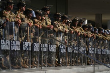About 200 Marines begin Los Angeles deployment at Westwood Federal Building – CBS News