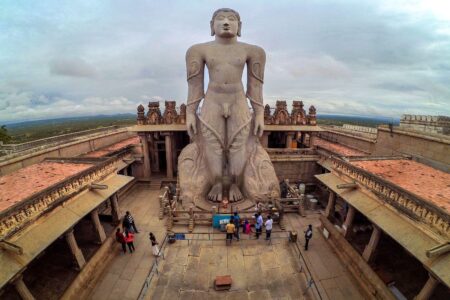 Little known outside India, Jainism spreads at colleges amid calls to ‘decolonize’ studies – Los Angeles Times