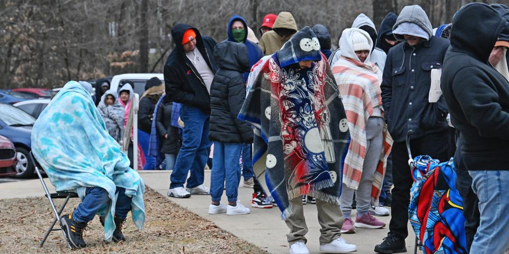 Trump directs ICE to expand deportations in Democratic-run cities, including Los Angeles – ABC7 Los Angeles