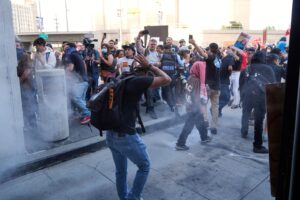 Late-night noise latest tactic used in LA immigration protests: ‘No sleep for ICE’ – USA Today