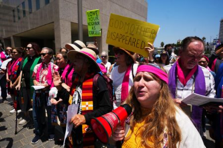 Los Angeles mayors try to avoid public school issues. Easier said than done – CalMatters