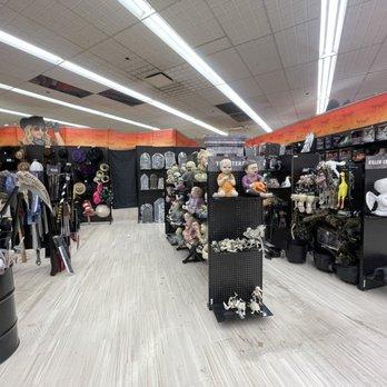 Halloween is scaring up big sales for L.A. shops – Los Angeles Times