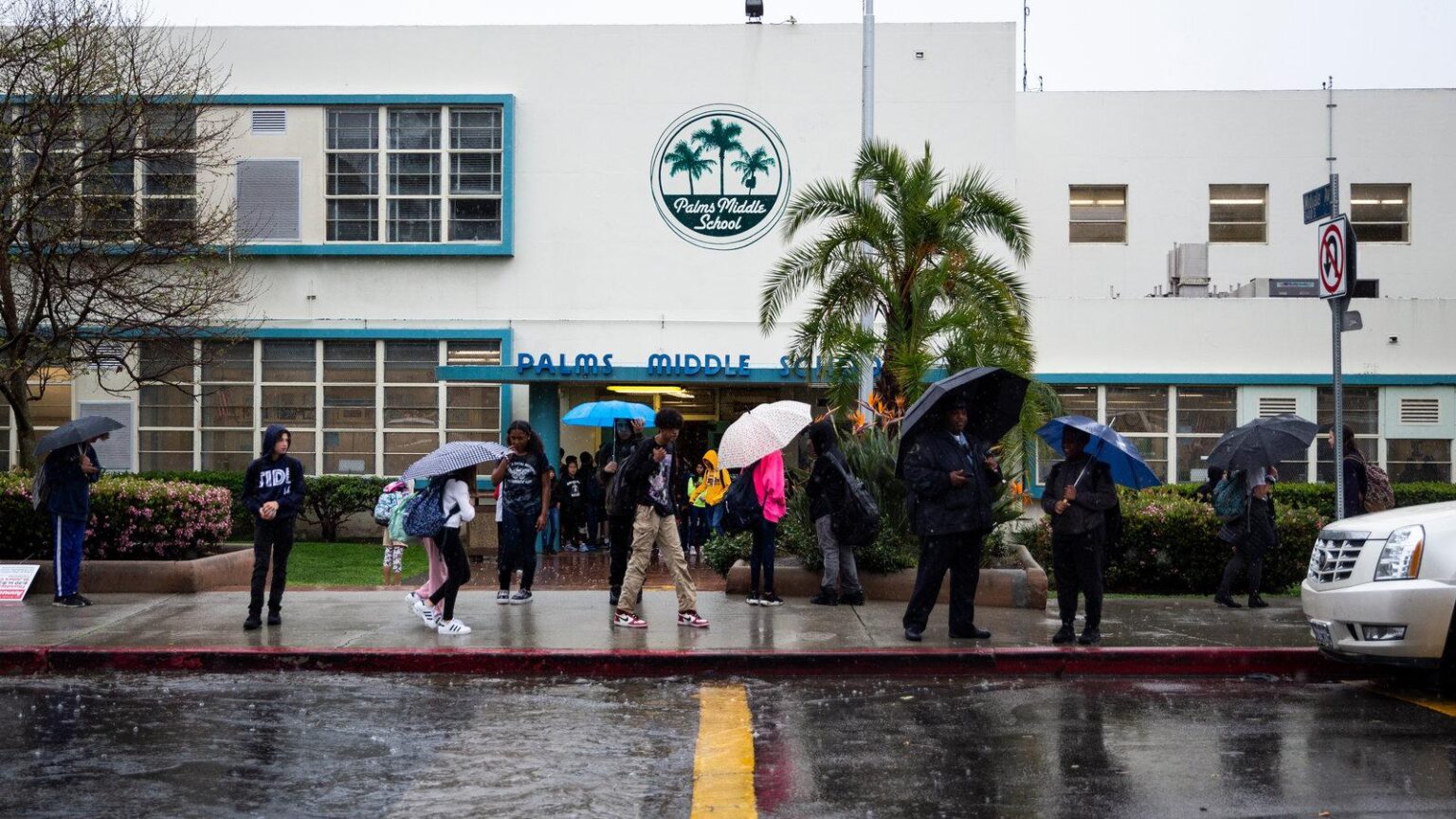 Los Angeles schools will reopen Friday after workers’ massive 3-day strike for better pay and working conditions – CNN