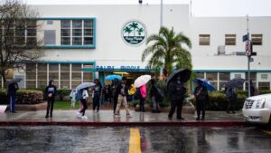 Los Angeles schools will reopen Friday after workers’ massive 3-day strike for better pay and working conditions – CNN