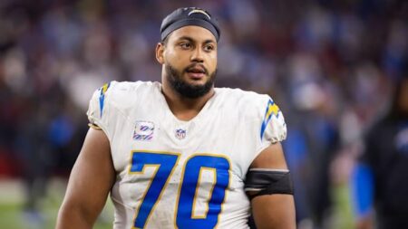 Rashawn Slater, Los Angeles Chargers agree to record contract extension – Yahoo Sports
