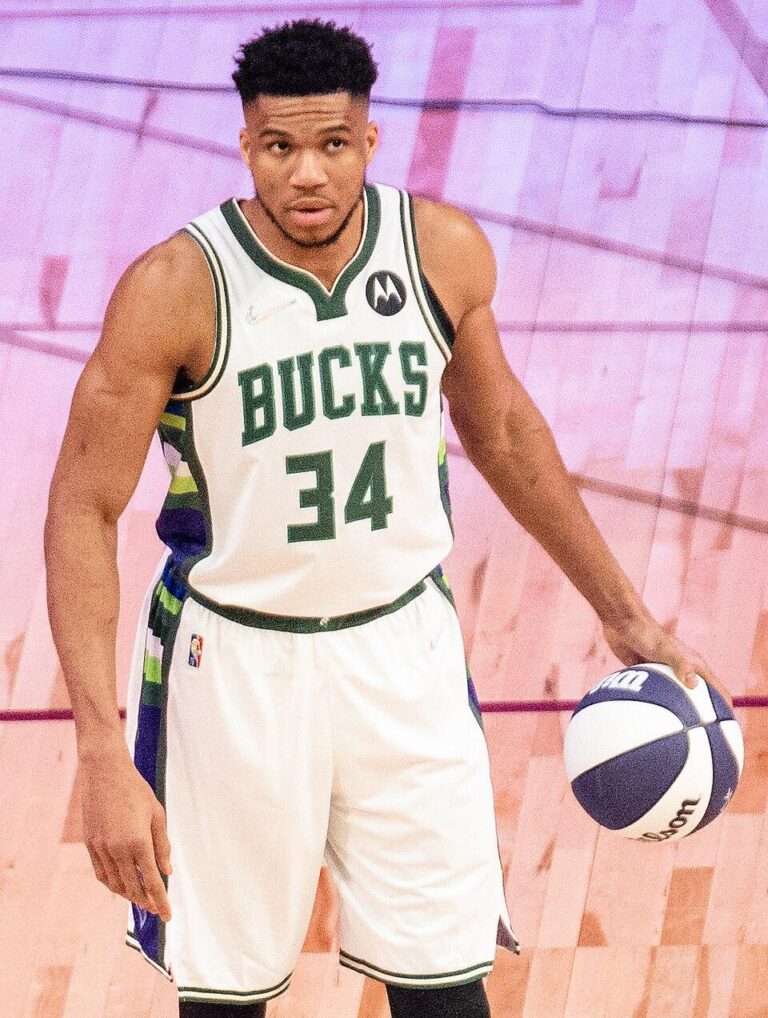 Bucks News: Insider Sees Stark Contrast Between Giannis Antetokounmpo, LeBron James – Sports Illustrated