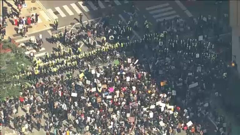 What to Know About ‘No Kings’ Protests Happening in Chicago, Across the US on Saturday – WTTW
