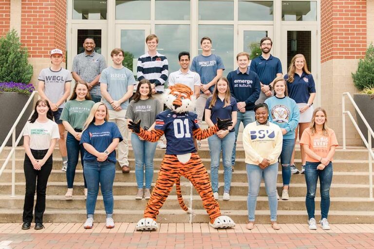 Tailgates, traditions and Tiger spirit: Where does Auburn University rank in student life? – yahoo.com