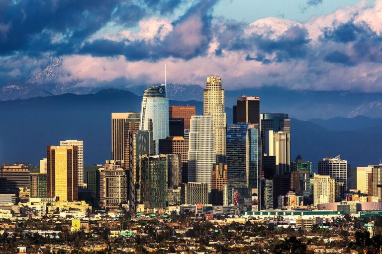 What on Earth is going on in LA? Two competing realities – Australian Broadcasting Corporation