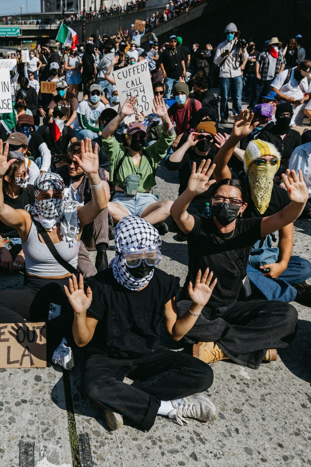 In L.A., Fear of ICE Raids Created a Tense First Day of School – The New York Times