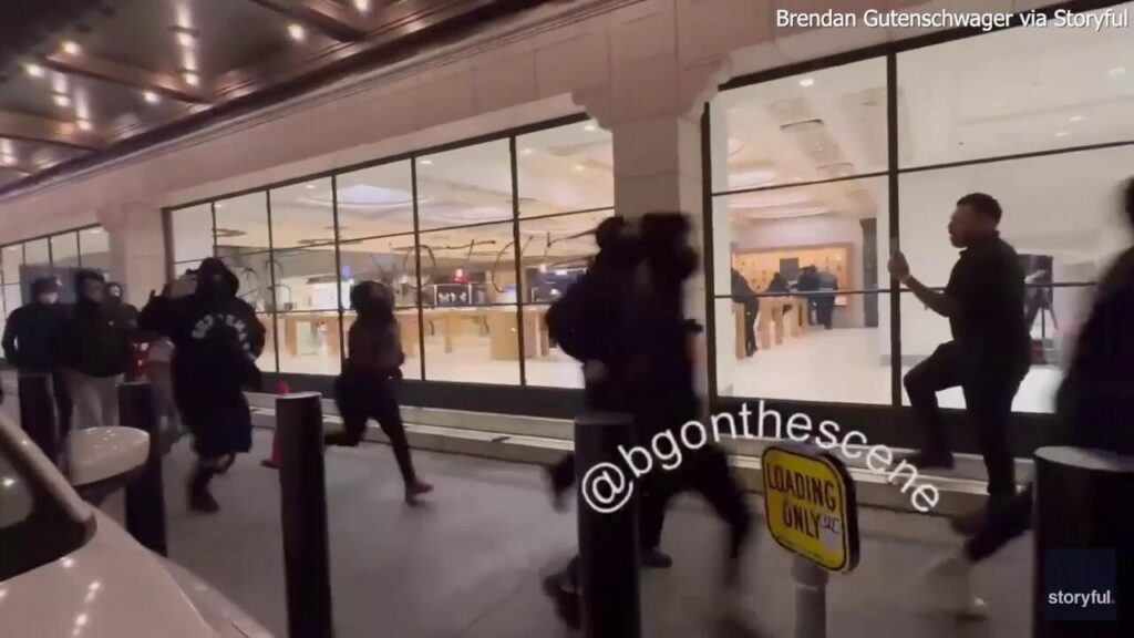 Downtown L.A. businesses looted overnight; anti-ICE protests expected to continue Monday – KTLA