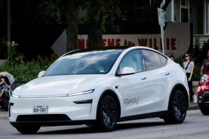 U.S. agency launches investigation into Tesla’s self-driving technology – Los Angeles Times