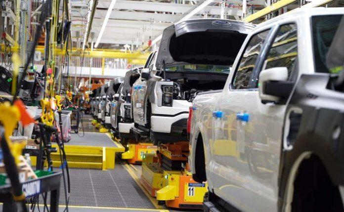 US business activity picks up in August, factories lead the way, survey says – Reuters