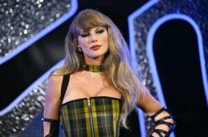 Taylor Swift donates to 10 organizations assisting in LA wildfire relief – USA Today