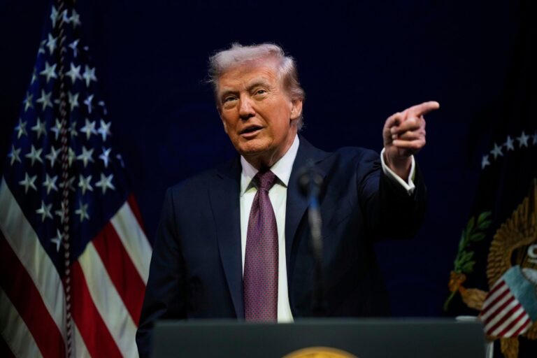 Trump Expresses Desire to Visit Chicago Amid Controversy Over ‘War’ Meme ‘We’d love to go into Chicago,’ Trump says after controversy over ‘war’ meme – ABC News – Breaking News, Latest News and Videos