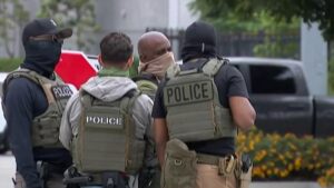 Supreme Court lifts limits on roving immigration patrols in Los Angeles area – NBC News