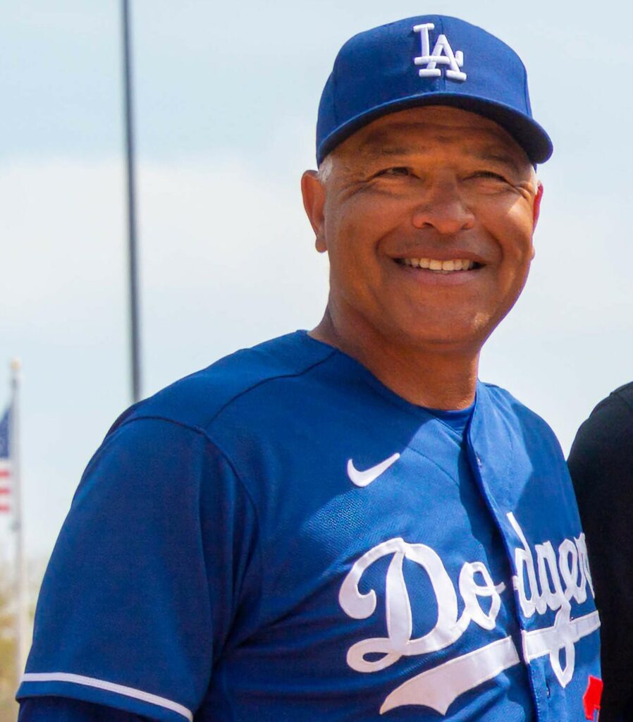 Dave Roberts Urges More MLB Owners to Follow the Dodgers’ Lead Dave Roberts Says More MLB Owners Should Be Like the Dodgers’ – Sports Illustrated