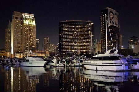 Wildfires prompt evacuations near San Diego amid relentless Santa Ana winds – USA Today