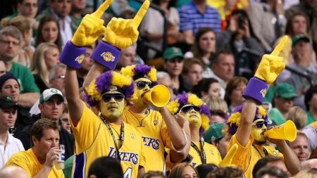 Lakers Fans Called Out as Big Losers of 2025-26 Preseason – Sports Illustrated