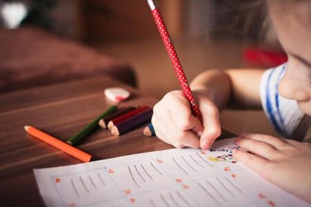How Immigration Enforcement Disrupts Students’ Learning—and How Schools Are Stepping Up to Help Research: Immigration enforcement hinders schoolwork; schools offer support – EdSource