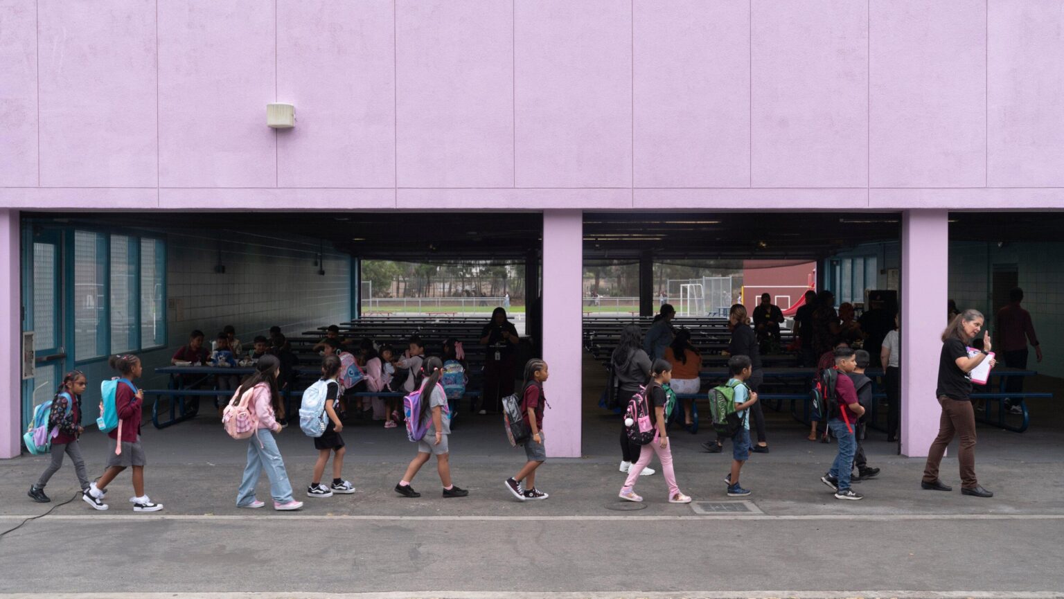 Immigration Agents Blocked from Entering Los Angeles Elementary Schools Immigration agents turned away after trying to enter LA elementary schools | Los Angeles – The Guardian
