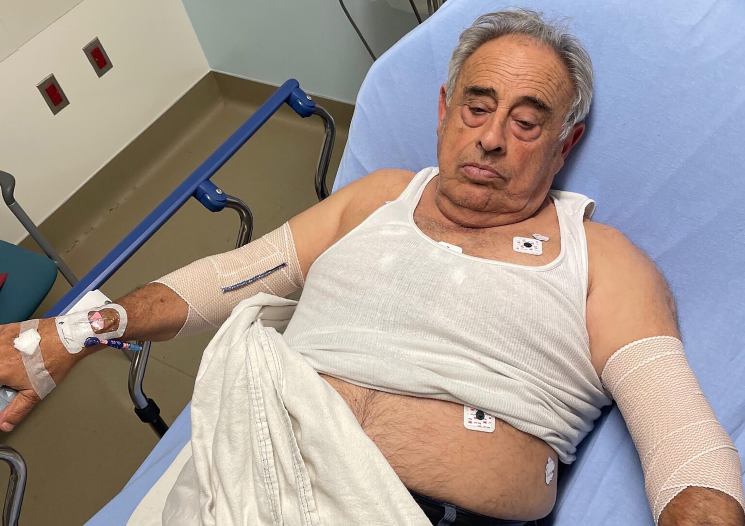 79-Year-Old Man Alleges ICE Agents Body-Slammed Him at His Business, Demands $50 Million 79-year-old US citizen claims ICE agents body-slammed him at his business, seeks $50M – abcnews.go.com