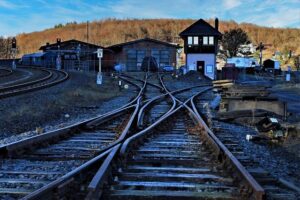 Deputy US marshal and man shot during Ice operation in Los Angeles – The Guardian