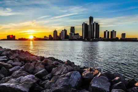 Canada-U.S. Rivalry Heats Up as Blue Jays Shock the Dodgers on the Field Canada-U.S. Tensions Stay on the Ball Field as Blue Jays Stun Dodgers – The New York Times