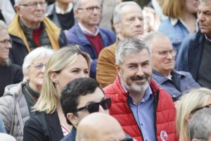 Sen. Alex Padilla forcibly removed from DHS Secretary Kristi Noem’s news conference in Los Angeles – NBC News